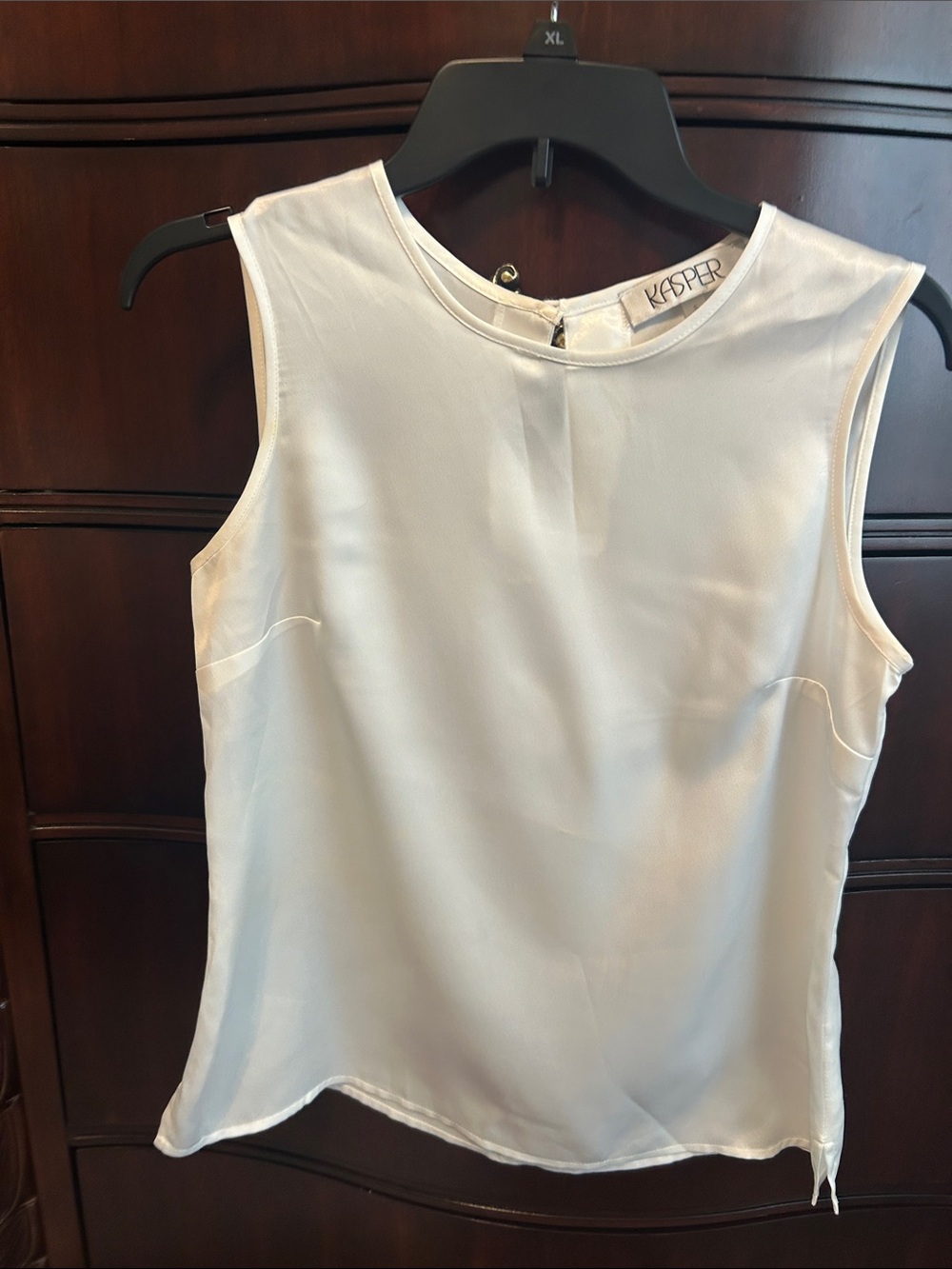 Kasper Ivory Sleeveless Satin Shell Top